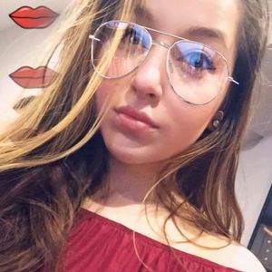 Meet your Posher, Raquel